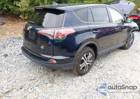 2017 Toyota Rav4 Le z USA, uszkodzony, nr VIN JTMBFREV3HJ710998